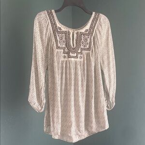 Boho Embroidered Long-Sleeve Peasant Top in Cream